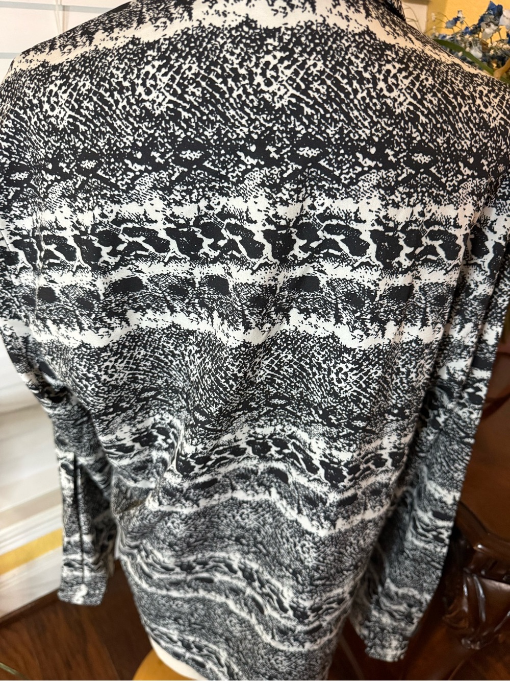 Black & White Printed Women's Button Down Shirt - Picture 3 of 9